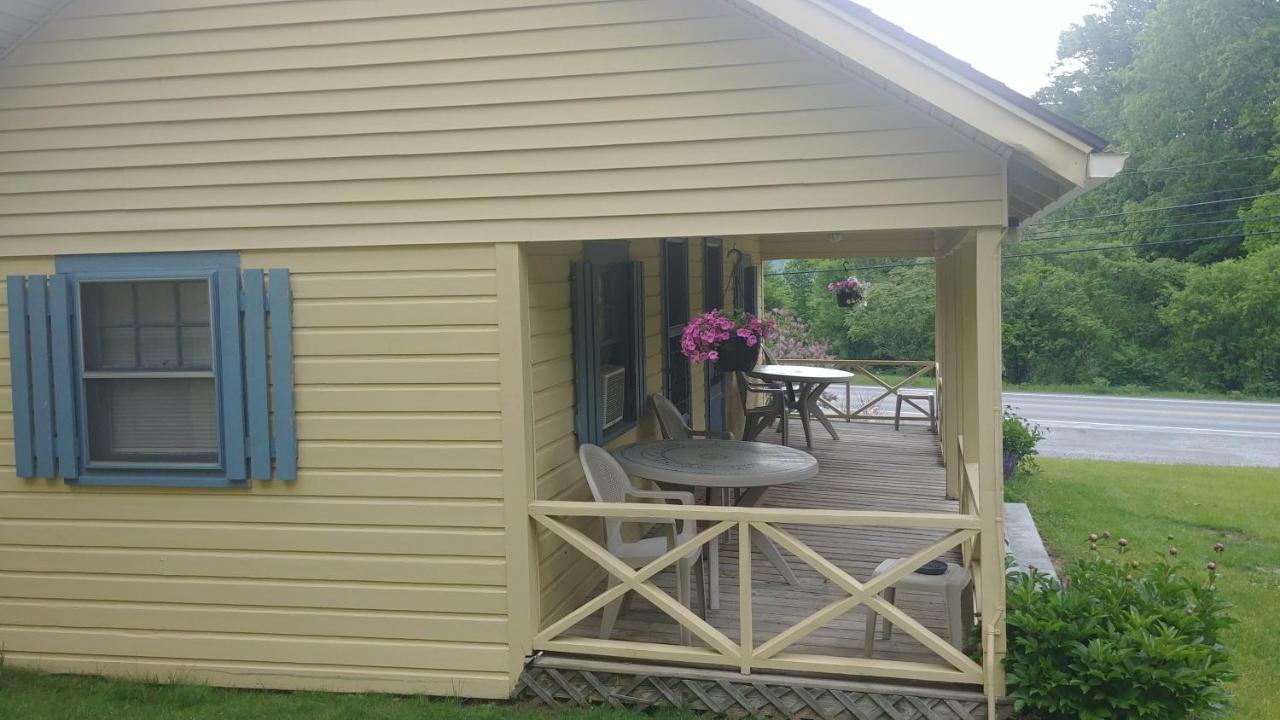 Serenity Motel Shaftsbury Екстериор снимка