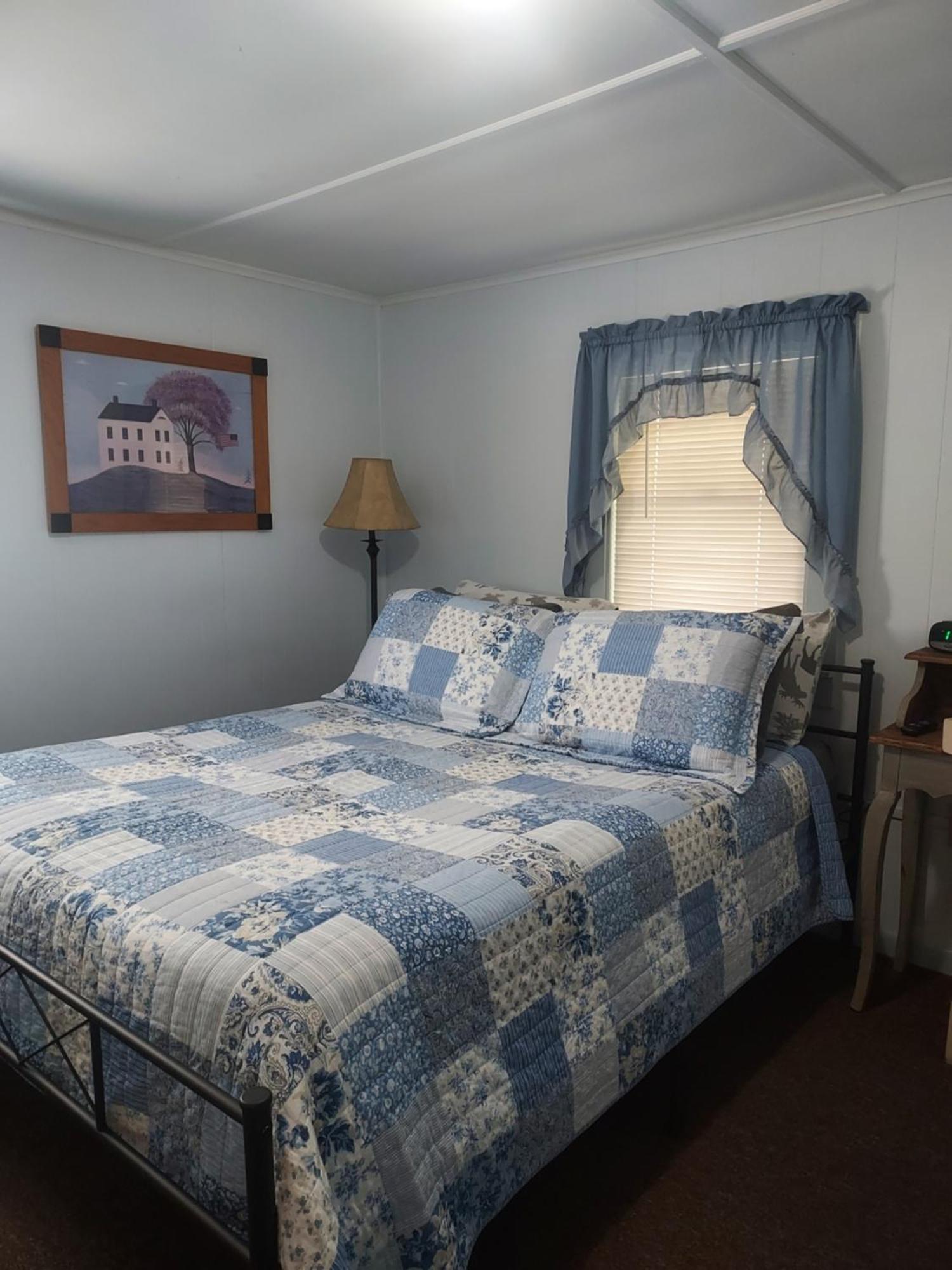 Serenity Motel Shaftsbury Екстериор снимка