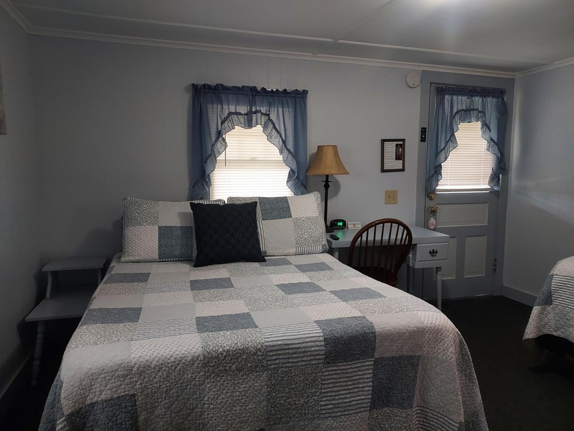 Serenity Motel Shaftsbury Екстериор снимка